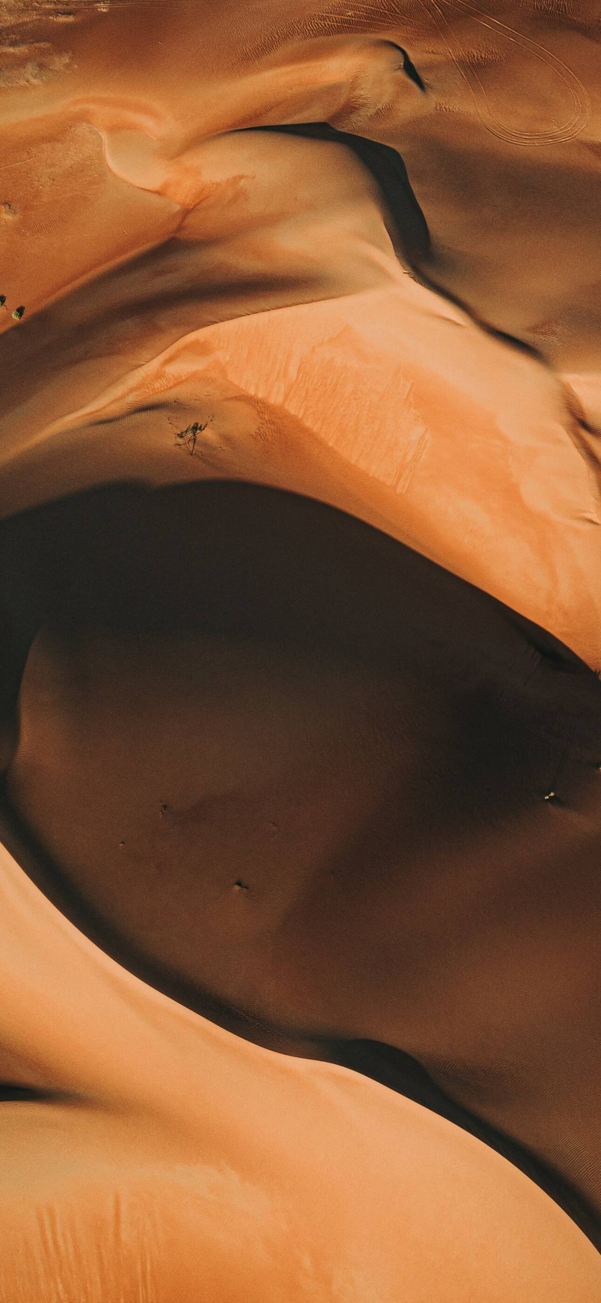 Aerial Desert Dunes: wallpaper aéreo creado con dron para iPhone