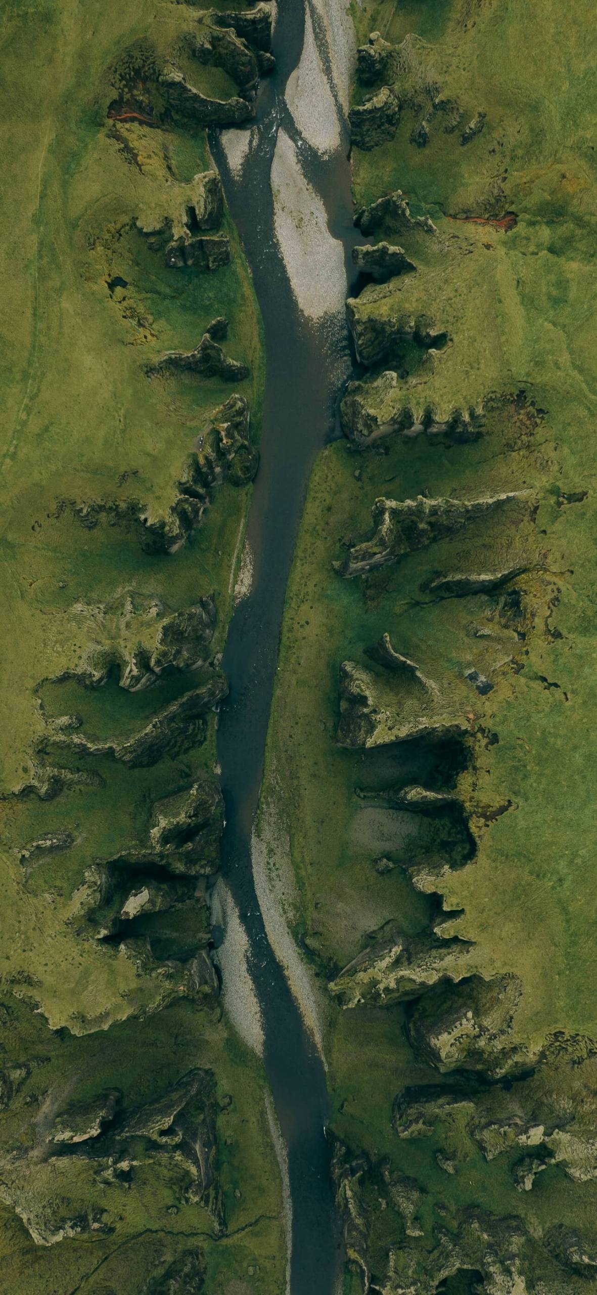 Lush River: wallpaper aéreo creado con dron para iPhone